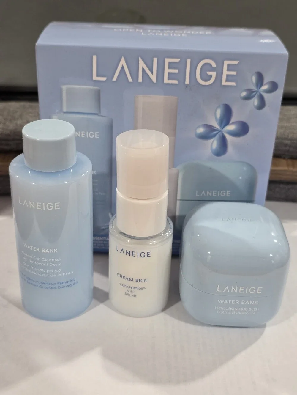 LANEIGE Daily Hydration Minis Essential Set. BNIB